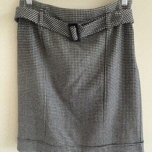 Talbots Black/White Skirt Size 2 Petite